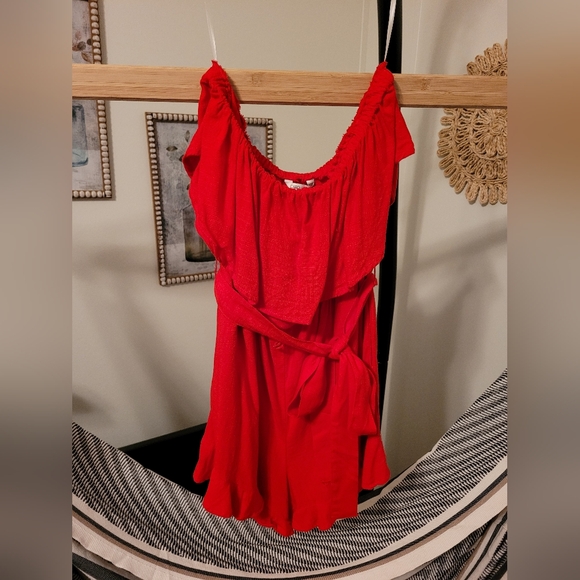 Bright Red Strapless Romper - Picture 4 of 4